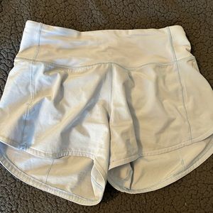 Lululemon short, great quality and super cute color 💙💙